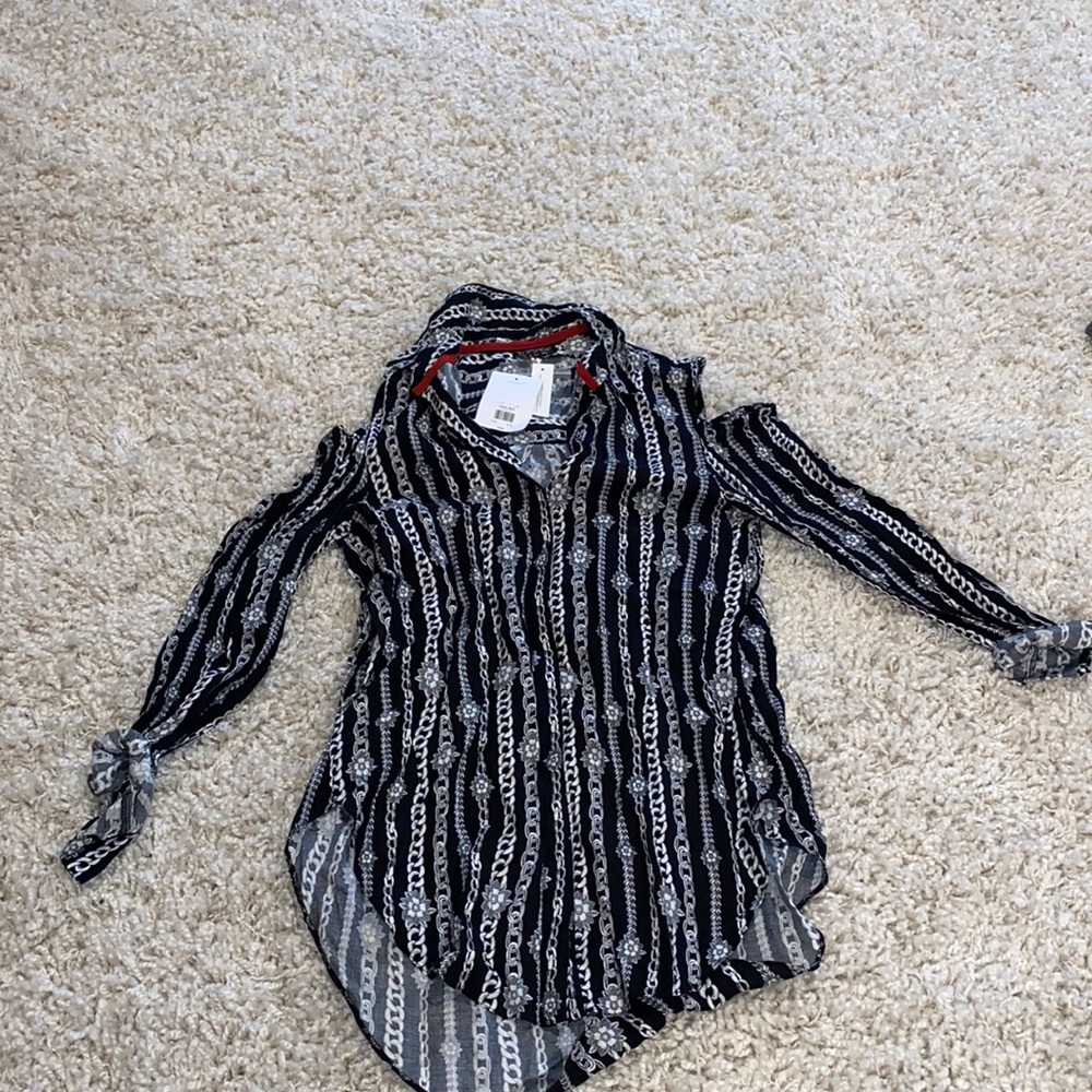 NWT Topshop Cold Shoulder Long Sleeved Top